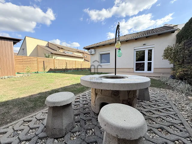 Kiadó ház Budapest XVI. kerület, Árpádföld 59 nm