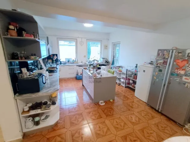 Eladó ház Budapest XVI. kerület, Sashalom 360 nm