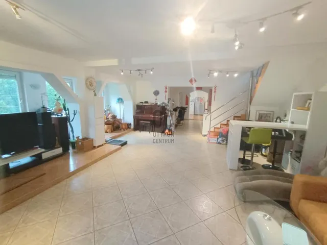 Eladó ház Budapest XVI. kerület, Sashalom 360 nm