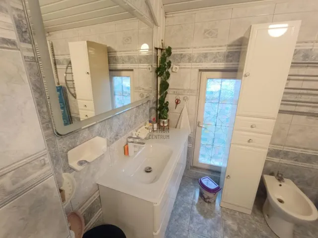 Eladó ház Budapest XVI. kerület, Sashalom 360 nm