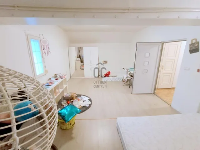 Eladó ház Budapest XVI. kerület, Sashalom 360 nm