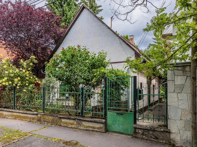 Eladó ház Budapest XVI. kerület, Rákosszentmihály 170 nm