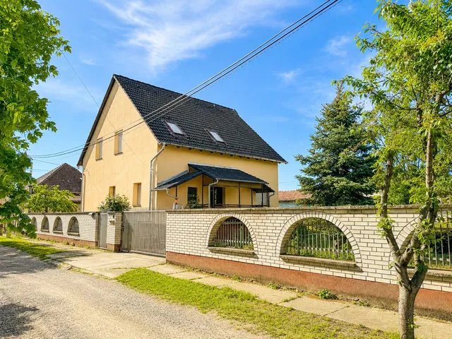 Eladó ház Maglód 151 nm