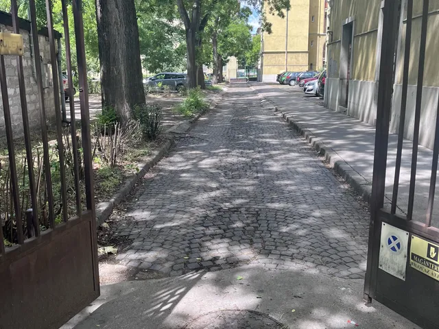 Eladó lakás Budapest X. kerület, Téglagyárdűlő 81 nm