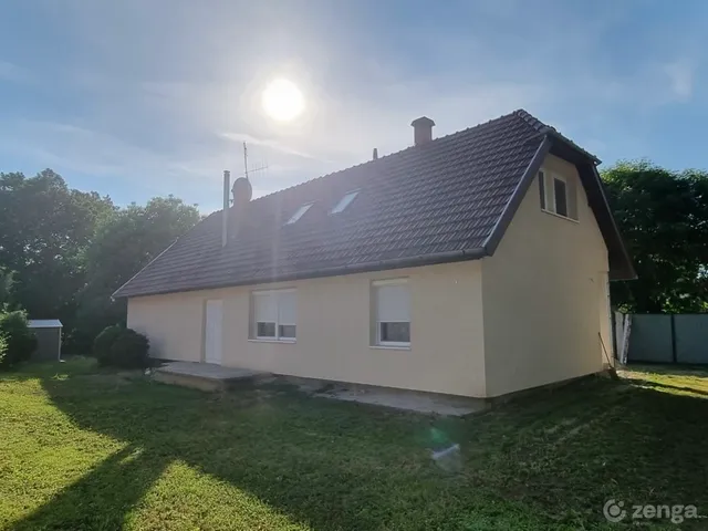 Eladó ház Gyula, Kisrománváros 831 nm