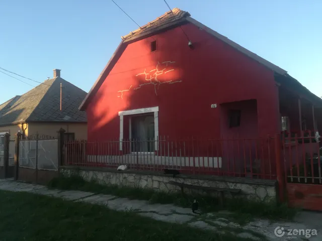 Eladó ház Ete 52 nm