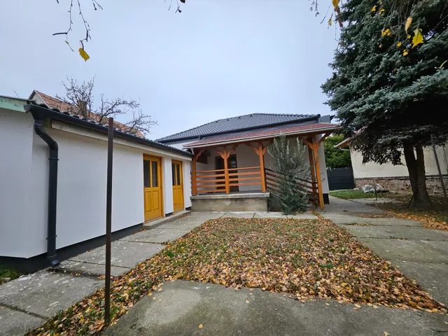 Eladó ház Szeged, Szőreg 100 nm