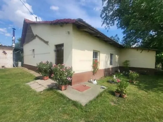 Eladó mezőgazdasági ingatlan Szeged 90 nm