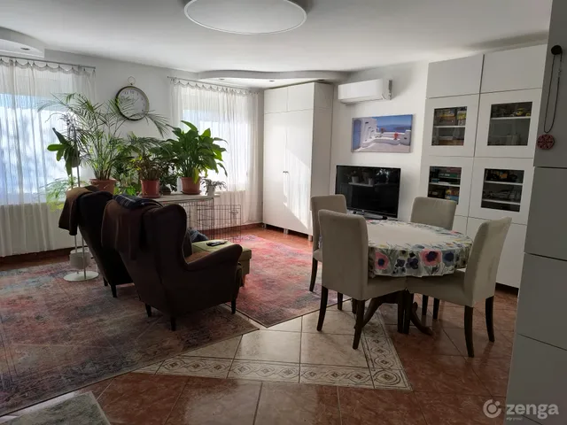 Eladó ház Vác, Jégvirág u. 155 nm