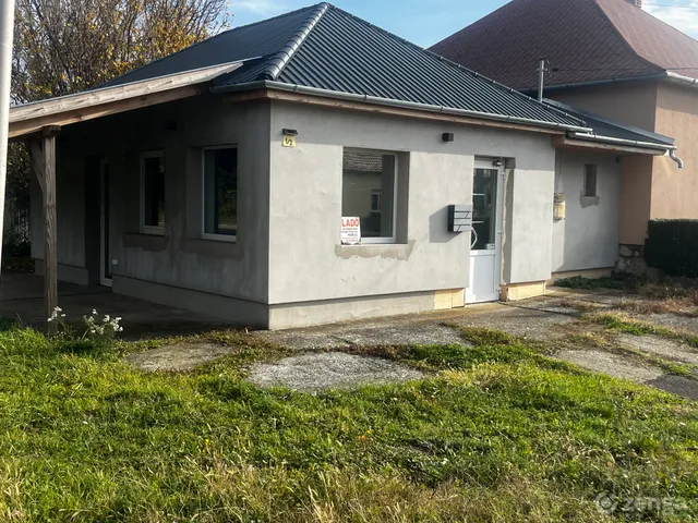 Eladó kereskedelmi és ipari ingatlan Kozármisleny 40 nm