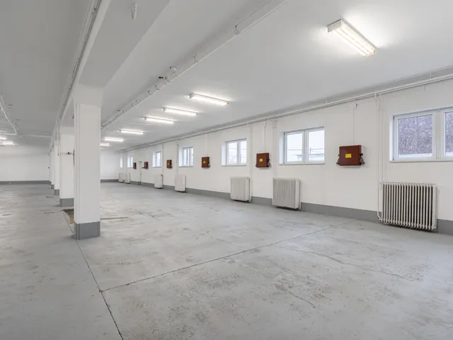 Kiadó kereskedelmi és ipari ingatlan Budapest XVIII. kerület, Ferihegy, Üllői út 500 nm