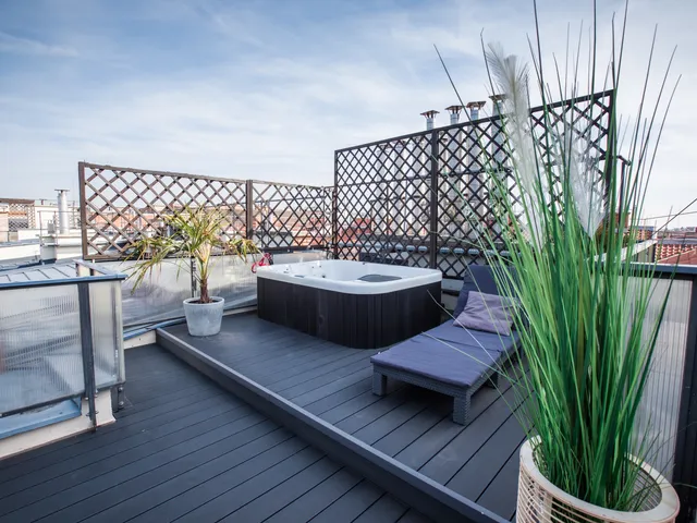 Kiadó lakás Budapest VI. kerület, Nagykörúton belüli terület, Vörösmarty utca 100 nm