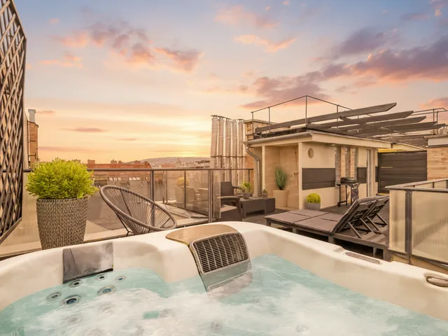 Kiadó lakás Budapest VI. kerület, Nagykörúton belüli terület 100 nm