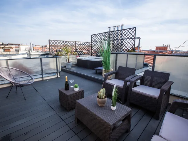 Kiadó lakás Budapest VI. kerület, Nagykörúton belüli terület, Vörösmarty utca 100 nm