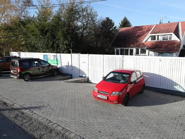 Kiadó ház Budapest III. kerület, Mocsárosdűlő, Szentendrei út 216 nm