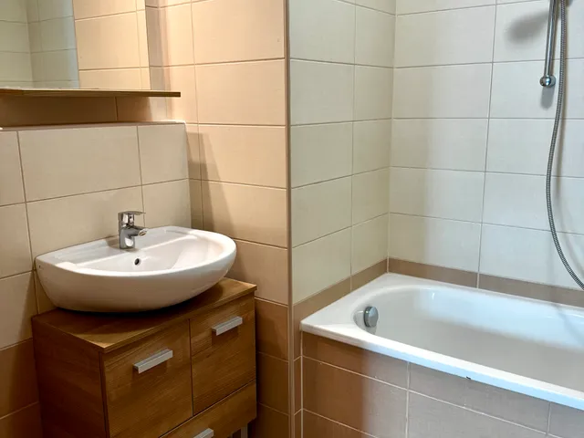 Kiadó lakás Budapest XI. kerület, Nádorkert, Váli utca 56 nm