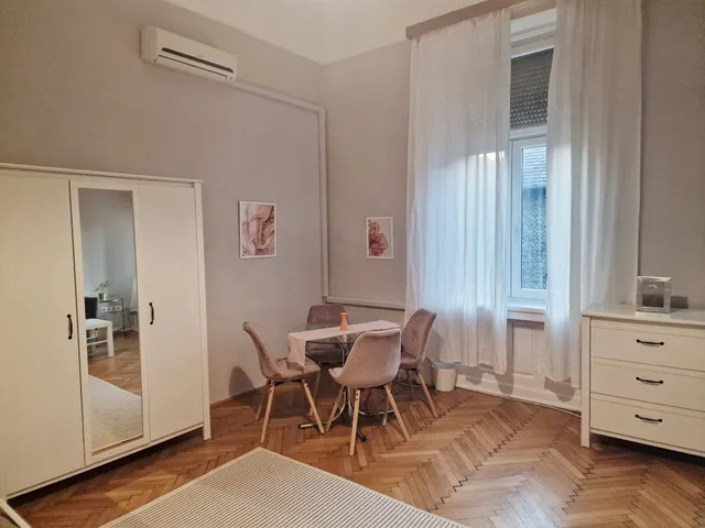 Kiadó lakás Budapest VI. kerület, Nagykörúton belüli terület, Rózsa utca 75 nm