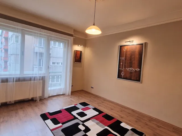 Kiadó lakás Budapest XIII. kerület, Újlipótváros, Jászai Mari tér 30 nm