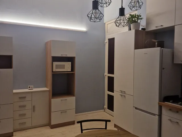 Kiadó lakás Budapest VII. kerület, Külső-Erzsébetváros, Dózsa György út 40 nm