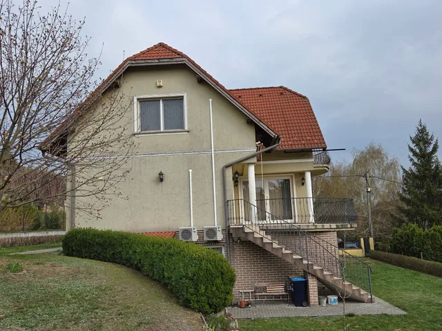 Kiadó ház Budapest III. kerület, Aranyhegy, Péterhegy 240 nm