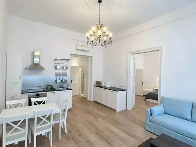 Kiadó lakás Budapest VI. kerület, Nagykörúton belüli terület, Rózsa utca 75 nm