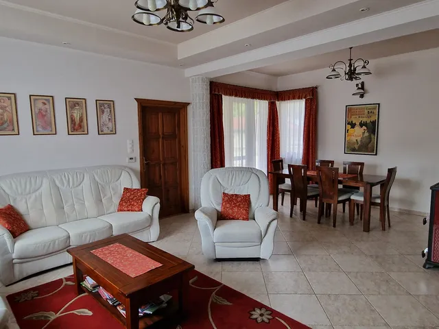 Eladó ház Nyíregyháza, Sóstóhegy 251 nm