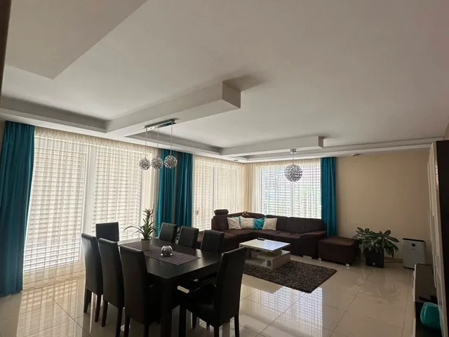 Eladó ház Nyíregyháza, Oros 166 nm