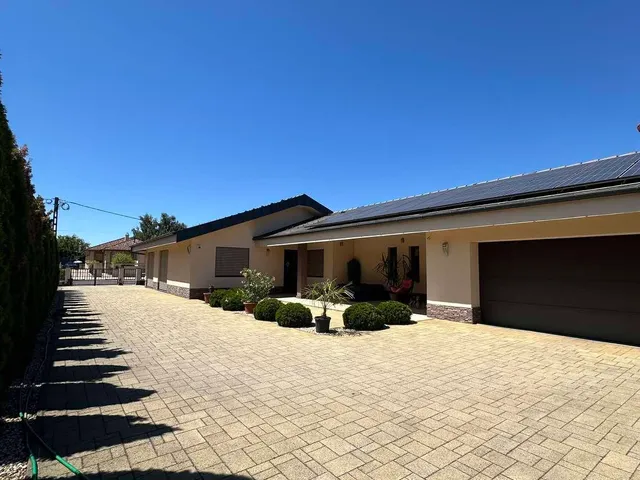 Eladó ház Nyíregyháza, Oros 166 nm