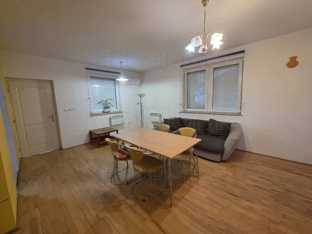 Kiadó ház Balatonfenyves 70 nm