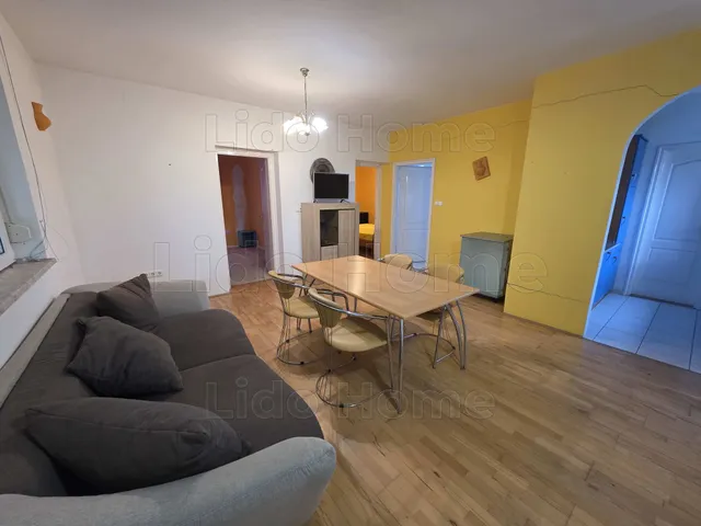 Kiadó ház Balatonfenyves 70 nm