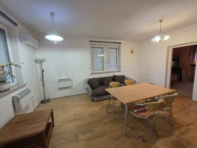 Kiadó ház Balatonfenyves 70 nm