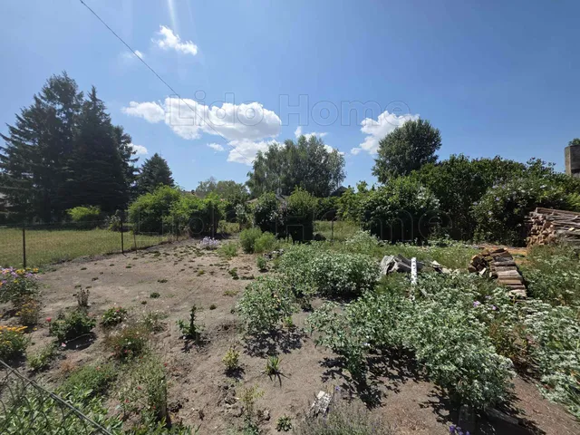 Eladó telek Balatonkeresztúr 450 nm