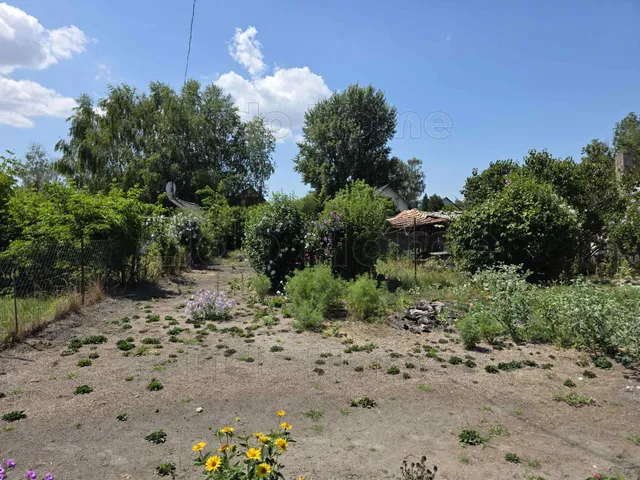 Eladó telek Balatonkeresztúr 450 nm