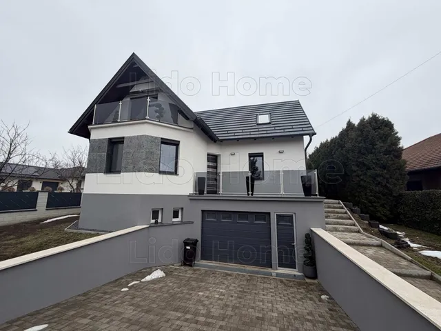 Eladó ház Páty 190 nm