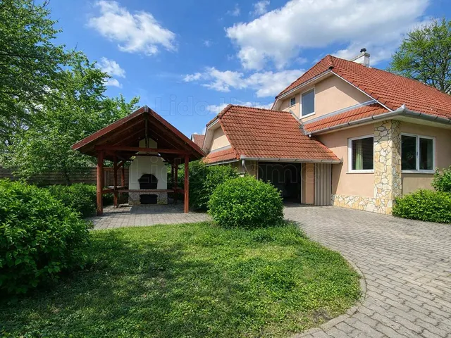 Eladó ház Heréd 140 nm