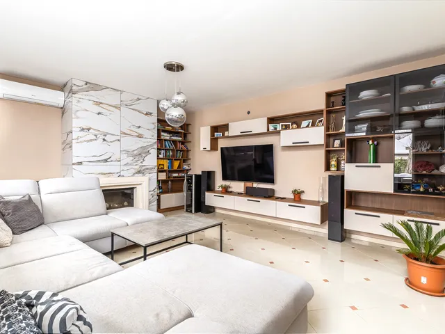 Eladó ház Budapest III. kerület, Csillaghegy 232 nm