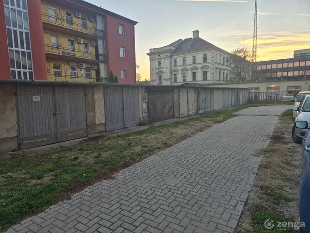 Eladó garázs Székesfehérvár 16 nm