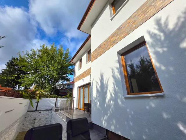 Eladó ház Budapest XVIII. kerület, Ganztelep, Barcika tér 160 nm