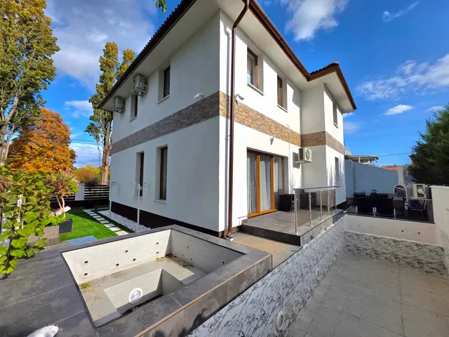 Eladó ház Budapest XVIII. kerület, Ganztelep, Barcika tér 160 nm