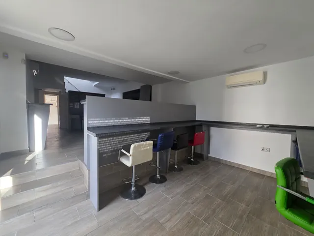 Kiadó kereskedelmi és ipari ingatlan Budapest IV. kerület, Újpest 67 nm