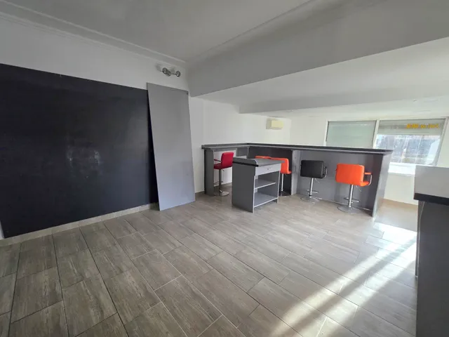 Kiadó kereskedelmi és ipari ingatlan Budapest IV. kerület, Újpest 67 nm