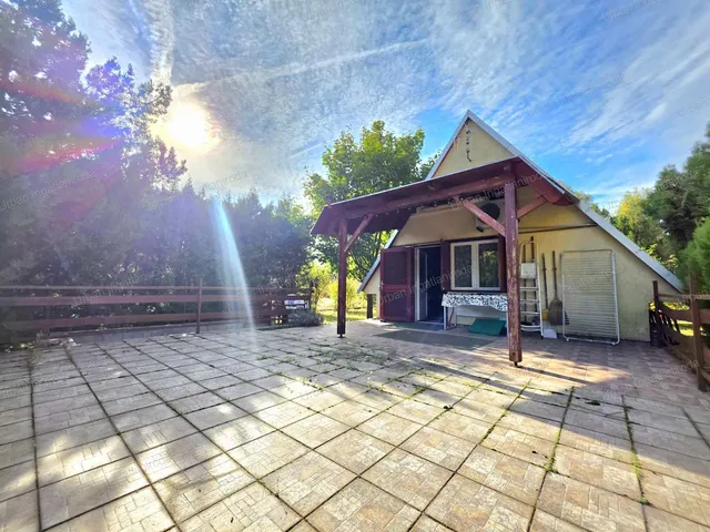 Eladó üdülő és hétvégi ház Tápiószentmárton 32 nm