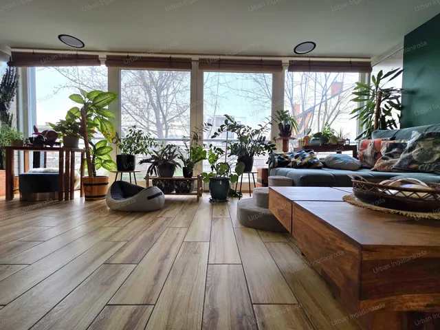 Eladó lakás Budapest XIII. kerület, Futár utca 69 nm