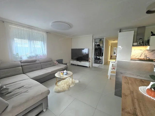 Eladó ház Nagytarcsa, Honfoglalás utca 90 nm