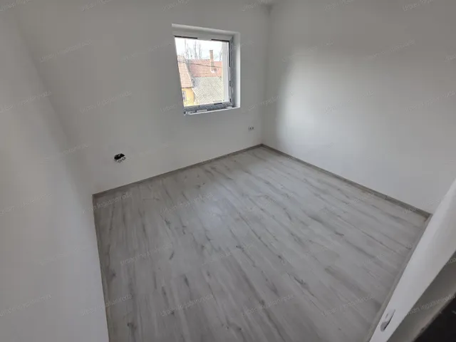 Eladó ház Szolnok, Belváros 108 nm