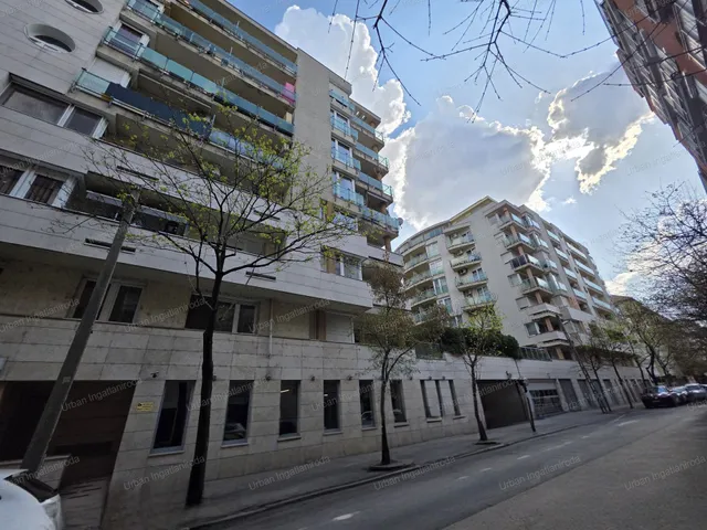 Eladó garázs Budapest XIII. kerület, Angyalföld 16 nm