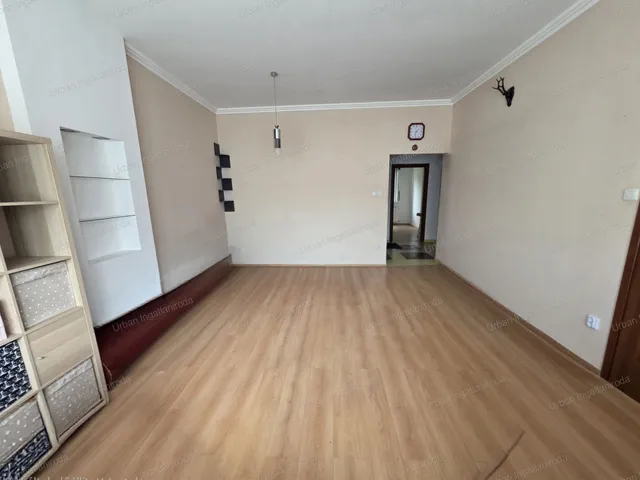 Eladó kereskedelmi és ipari ingatlan Budapest XIII. kerület, Vizafogó 76 nm
