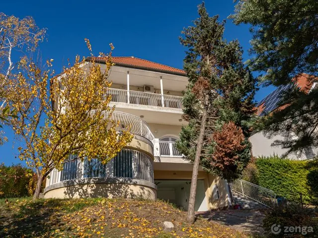 Eladó ház Üröm 368 nm