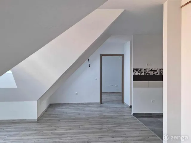 Eladó lakás Szolnok 96 nm