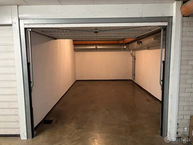 Eladó garázs Szolnok, Sólyom utca 17 nm